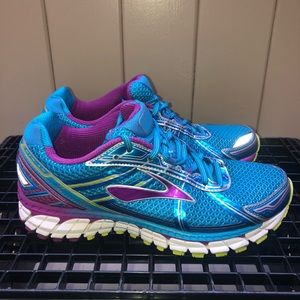 Women’s Brooks GTS-15 SIZE 9.5. Blue/Purple